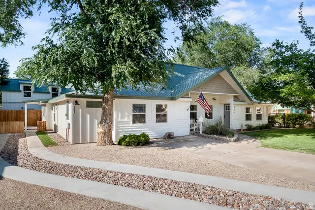 236 W 300 S, Hurricane, UT 84737 - #1