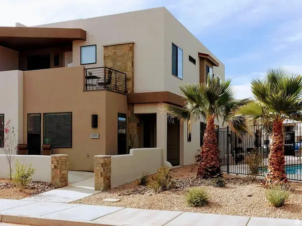 2335 N Canyon Dr, Washington, UT 84780