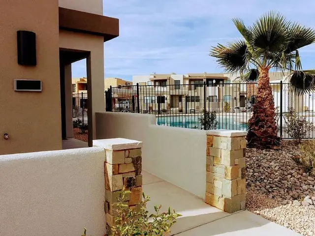 2335 N Canyon Dr, Washington, UT 84780 - #3