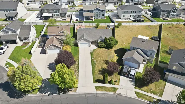 218 W Jonathan Pl, Saratoga Springs, UT 84045 - #3