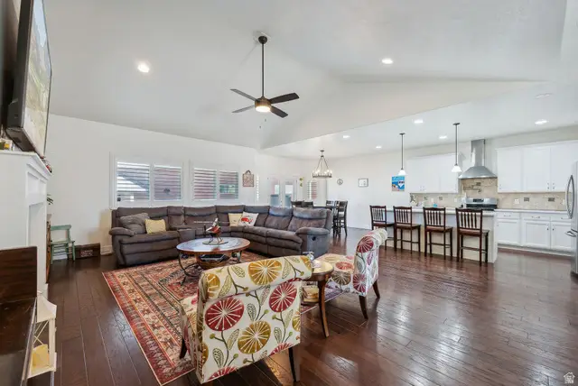 967 W Yamada Ct S, Syracuse, UT 84075 - #3
