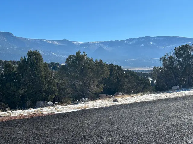 1624 S Panorama Dr, Cedar City, UT 84720 - #2