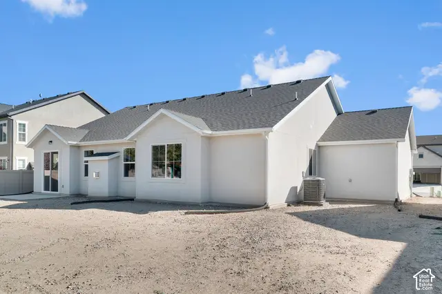 983 N Piccadilly Ct, North Salt Lake, UT 84054 - #3
