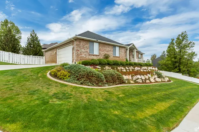 298 E North Canyon Rd, Bountiful, UT 84010 - #3