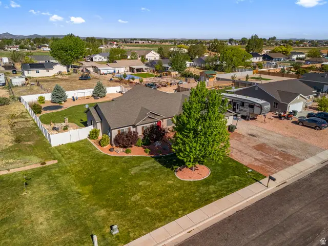 4483 N Prospector Ln, Enoch, UT 84721 - #2