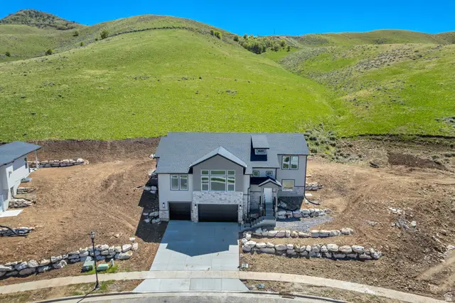 702 Oakridge Dr #701, Tooele, UT 84074 - #2