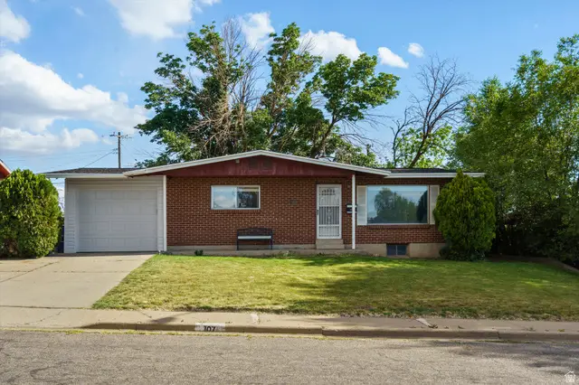 107 W 2200 N, Sunset, UT 84015 - #2