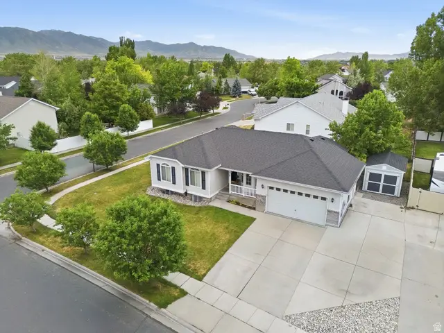 114 Spyglass Dr, Stansbury Park, UT 84074 - #2