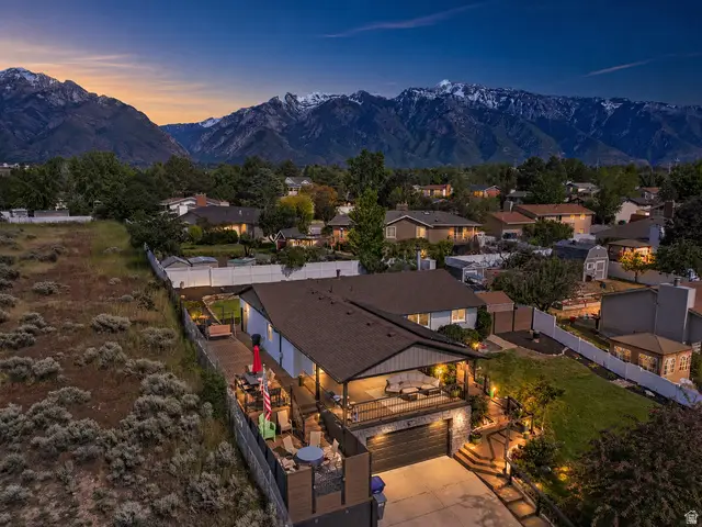 9135 S Morningview Dr E, Sandy, UT 84094 - #3