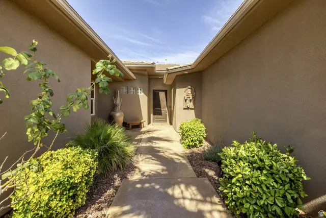 169 N Monterey Dr, Saint George, UT 84770 - #3