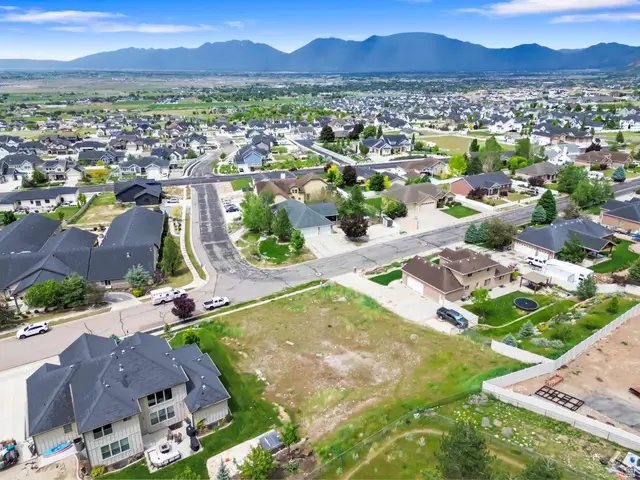 197 W Olympic Ln, Elk Ridge, UT 84651 - #3