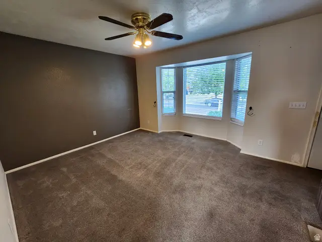 6043 W Parkham Way, Kearns, UT 84118 - #3