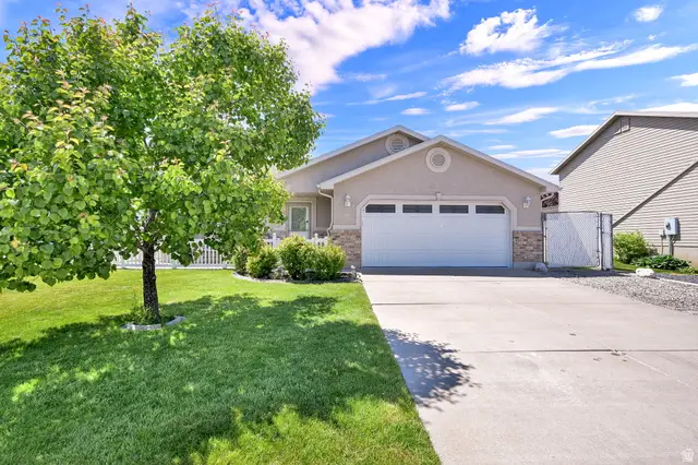 429 W 2125 N, Harrisville, UT 84414 - #1
