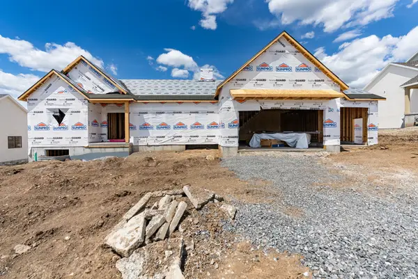 1139 E Center St, Hyde Park, UT 84318