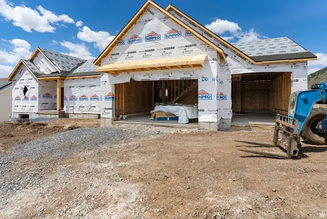 1139 E Center St, Hyde Park, UT 84318 - #2