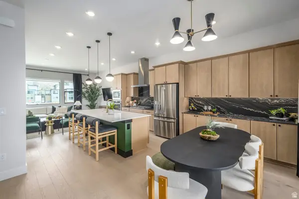 4977 S Beverly Park Row #17, Holladay, UT 84117