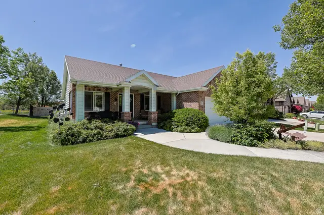 31 Village Square Rd, Centerville, UT 84014 - #2