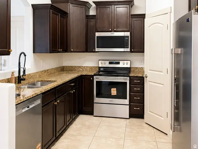 223 E Jordan Ridge Blvd #102, Saratoga Springs, UT 84045 - #3