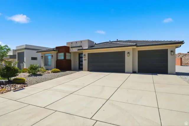 3039 E Photinia Dr, Saint George, UT 84790 - #1