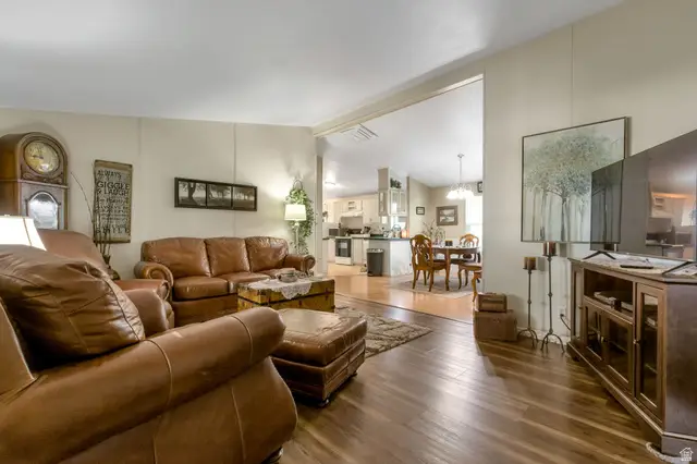 8808 S Cambridge Cir W, Sandy, UT 84070 - #3