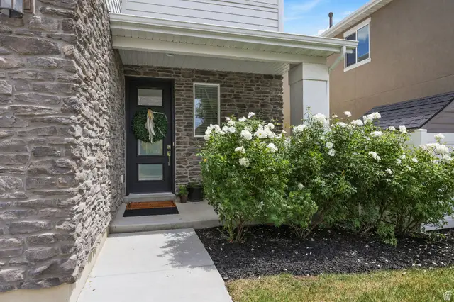 1624 W Parkview Dr, Syracuse, UT 84075 - #3