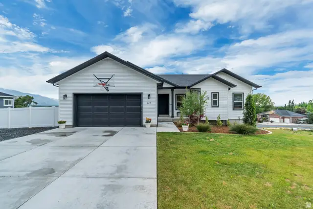629 W Elberta Dr, Pleasant View, UT 84414 - #1