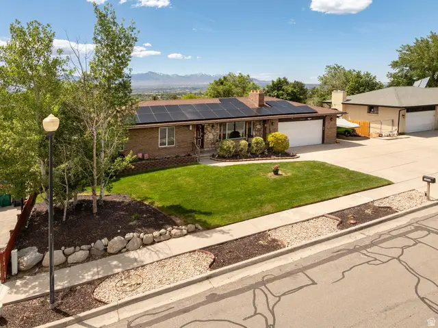 10032 S Blossom Dr, Sandy, UT 84092 - #2