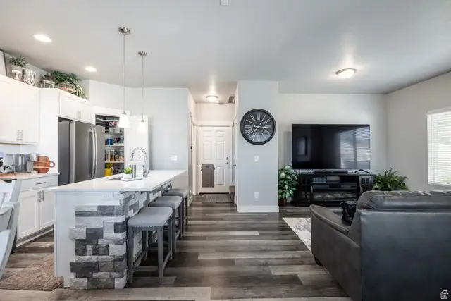 811 S Cowans Ct #16, Clearfield, UT 84015 - #2
