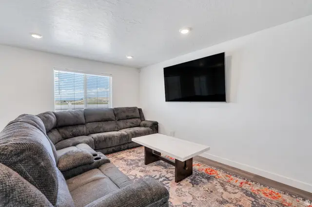 992 W Broadleaf Dr, Santaquin, UT 84655 - #3
