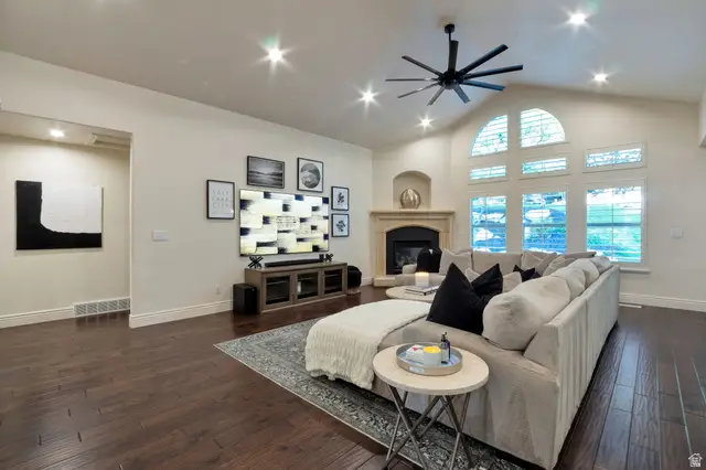 577 S Ridge Top Ln E, North Salt Lake, UT 84054 - #3