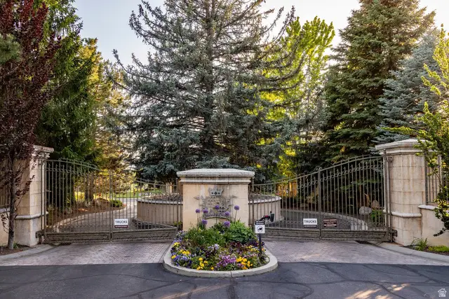 8371 S Via Riviera Way, Cottonwood Heights, UT 84093 - #3