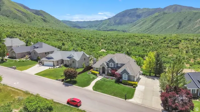 209 W High Sierra Dr, Elk Ridge, UT 84651 - #3