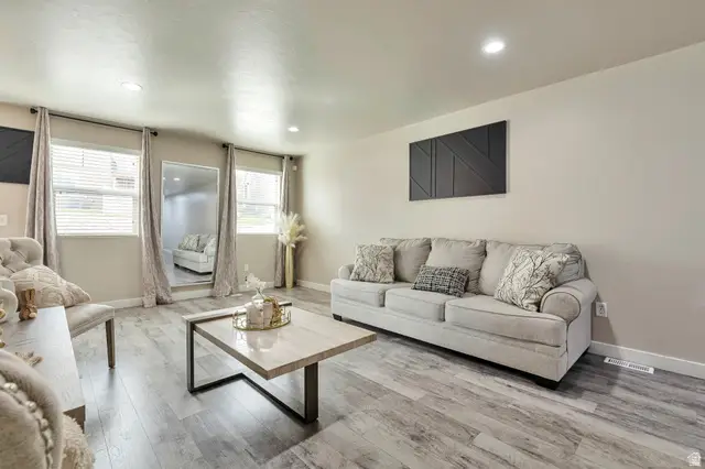 5209 W Courtly Ln, Herriman, UT 84096 - #3