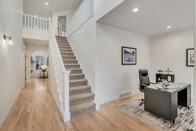 3261 E Lantern Hill Ct, Cottonwood Heights, UT 84093 - #3