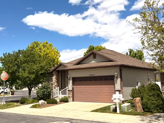 4602 S Hathaway Dr E, Roy, UT 84067 - #2