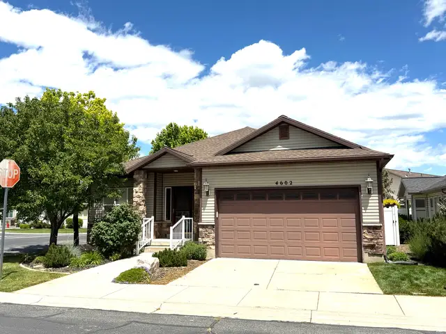4602 S Hathaway Dr E, Roy, UT 84067 - #3