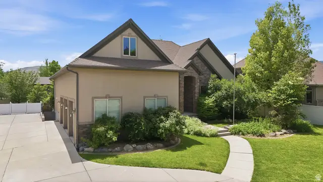 6017 W Heritage Hill Dr S, Herriman, UT 84096 - #2