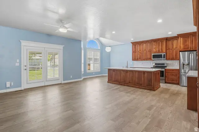 1092 W Tithing Hill Pl S, Riverton, UT 84065 - #3