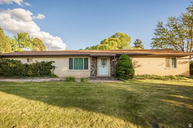 2124 E Cherry Ln, Layton, UT 84040 - #1