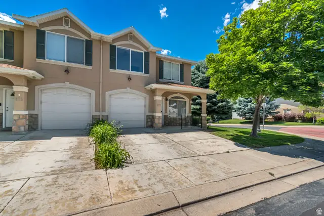 677 W Villa Dr S, Sandy, UT 84070 - #3