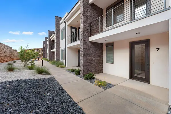 204 N Cliff Side Dr #7, Hurricane, UT 84737