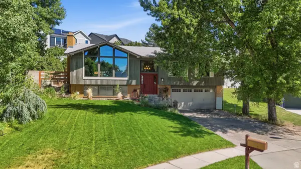 8555 S Grambling Way, Sandy, UT 84094