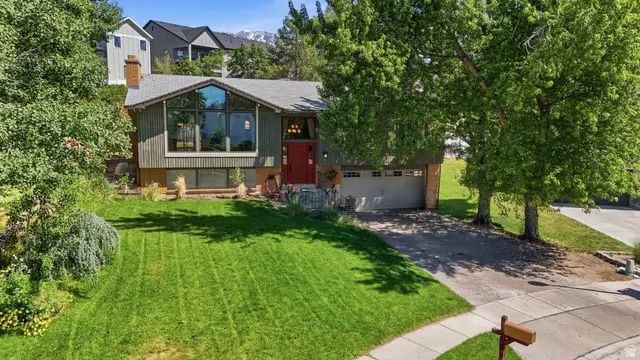 8555 S Grambling Way, Sandy, UT 84094 - #2