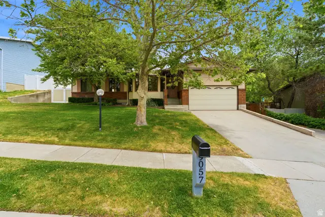 9057 S Cherbourg Pl E, Sandy, UT 84093 - #1