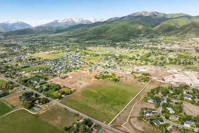 715 N River Rd E #1, Midway, UT 84049 - #2