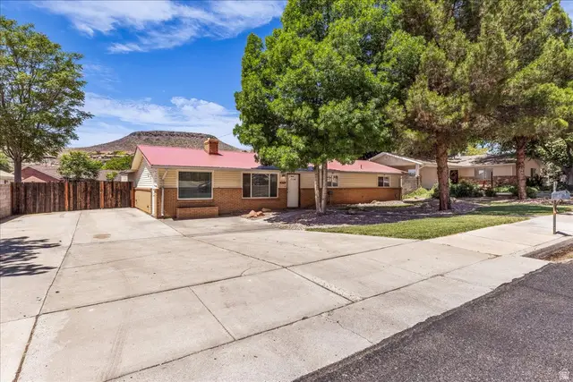 573 W Diagonal St, Saint George, UT 84770 - #1