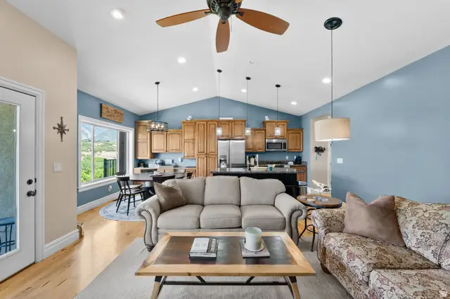 1445 E Chateau Ridge Way, Sandy, UT 84092 - #3