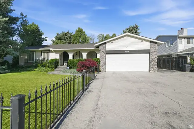 8972 S Ida Ln, Sandy, UT 84093 - #2
