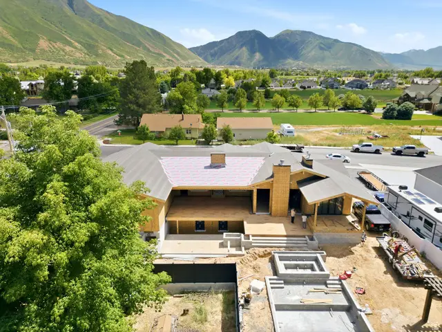 237 S Main St, Mapleton, UT 84664 - #3