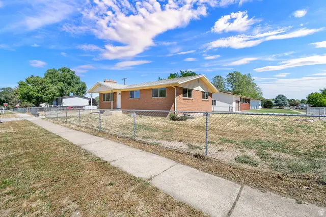846 W 2400 N, Clinton, UT 84015 - #2